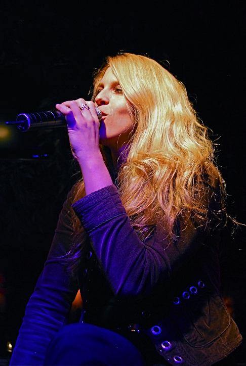 Jennifer Lynn – Singer, Songwriter, Musician